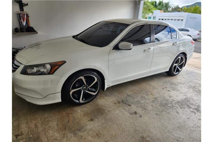 Honda Accord LX-P 2011