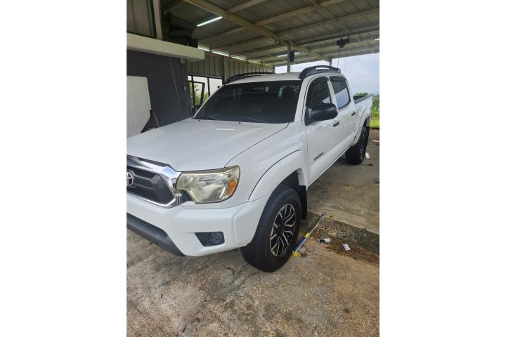 SE VENDE TACOMA 4 CIL. 4 PUERTAS PRE-RUNNER