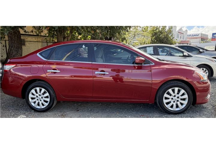 Impecable Sentra sólo 43 mil millas hermoso