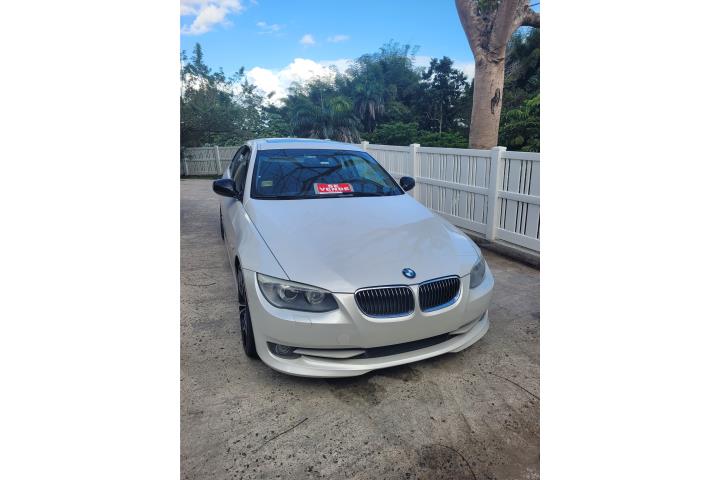 2011 BMW 335i Twin-Turbo Poco Millaje
