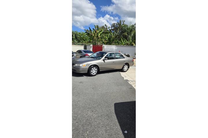 Toyota camry 2001 mas nuevo que esté no exist