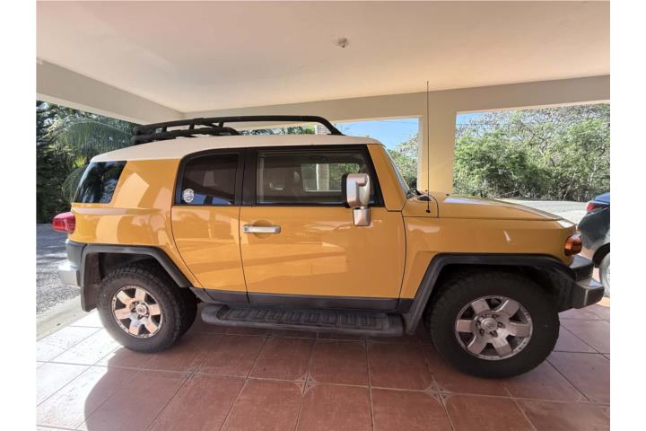 2008 Toyota FJ Cruiser 63,500 miles