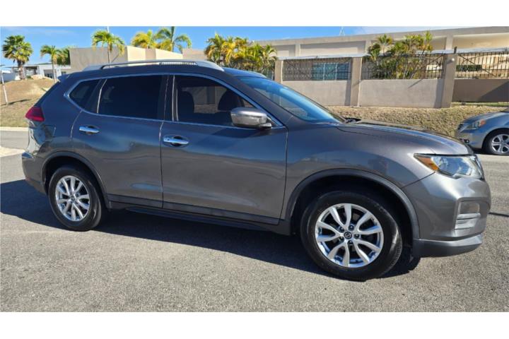 Nissan Rogue SV 2017  Solo 40,000 millas
