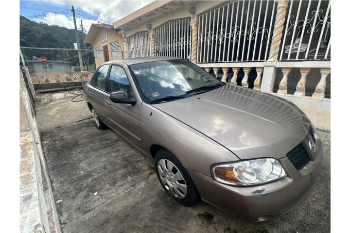 Auto para arreglo o piezas