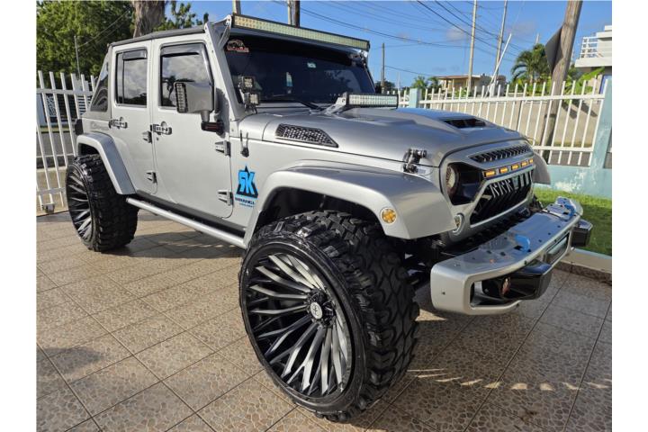 JEEP WRANGLER 2015 SPORT 4X4 - 38K MILLAS, AROS 26, MÚSICA
