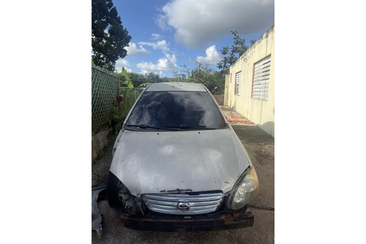 Toyota Corolla 2003 (Chocado de alfrente)