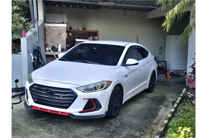 Hyundai Elantra 2018 poco millaje