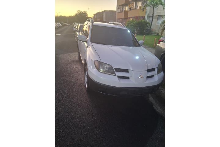 Mitsubishi outlander 2003 LEER??