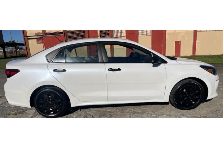 Kia Rio 2020 saldo automático millaje 42