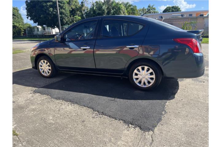 Nissan versa 2017 saldo automático millaje 46