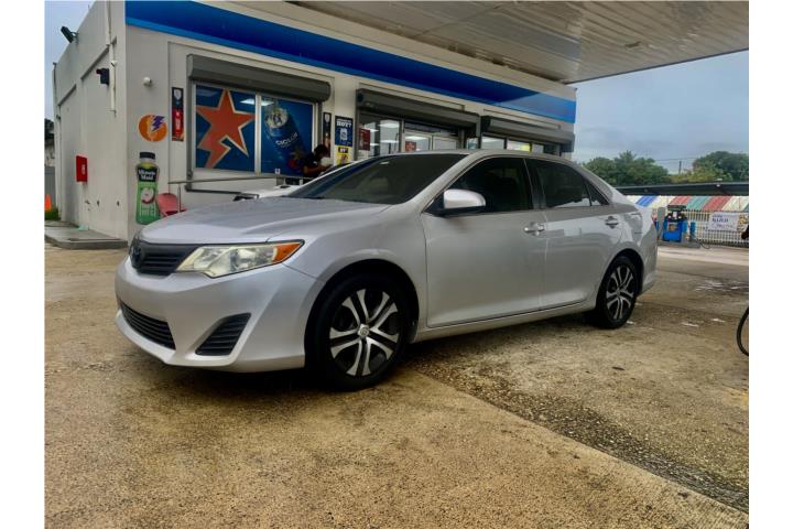 Toyota Camry LE 2012 automático