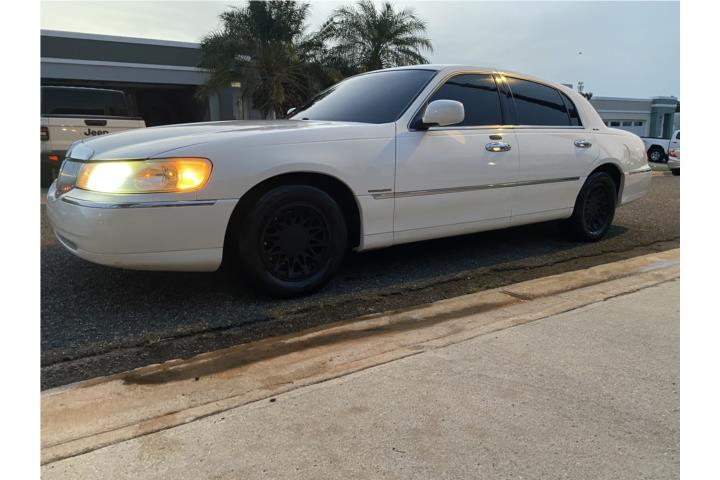 Lincon Town Car