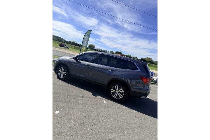 Honda Pilot V6 2016 COMO NUEVA!