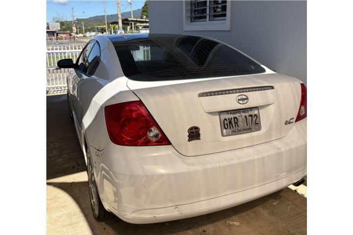 Carro en buenas condiciones