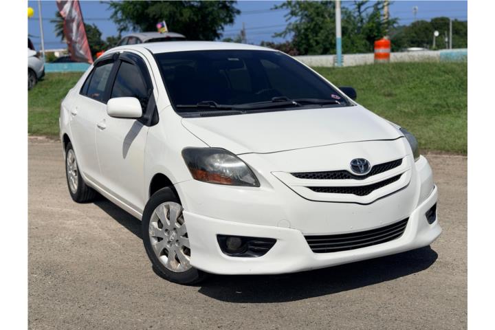 Toyota YARIS 2011