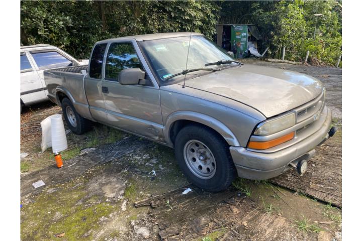 2001 Chevrolet S-10 Pickup