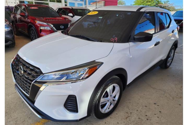 Nissan Kicks S 2018 solo 29,742 millas