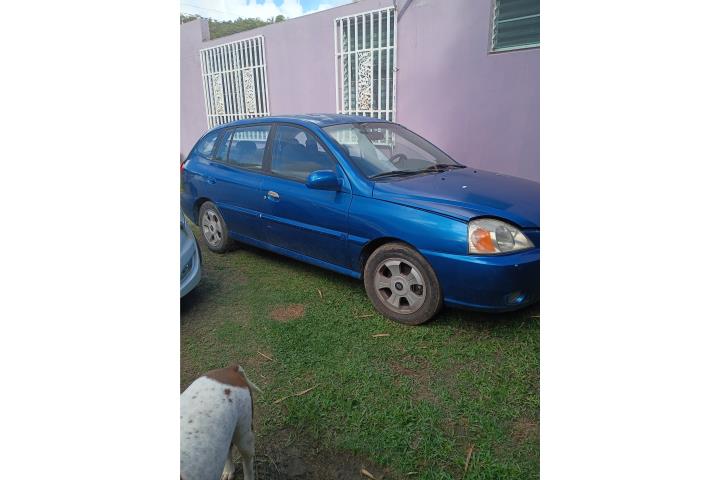 2004 Kia Rio standard