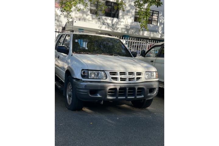 Isuzu Rodeo 2002