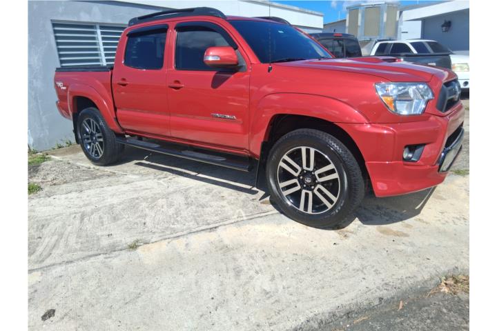 Toyota Tacoma V6 4X2 OMO solo 53,500 millas
