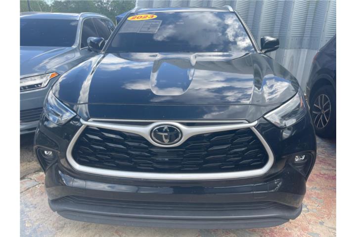 Toyota Highlander 2023 Negra