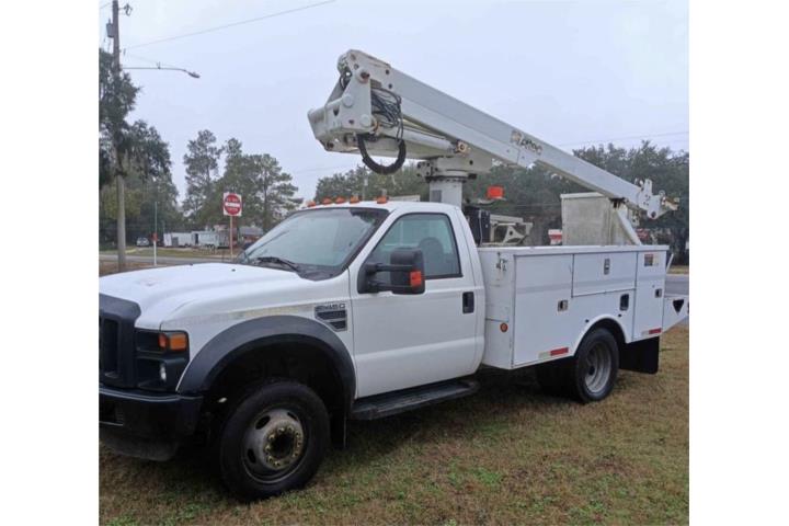 Ford F 450 SD con Boom Bucket