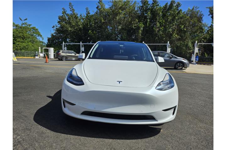 Tesla ModeloY,2022,Blanco, $35,000 inmaculado