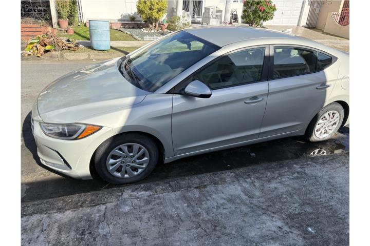 2017 Hyundai Elantra proyecto para reparar