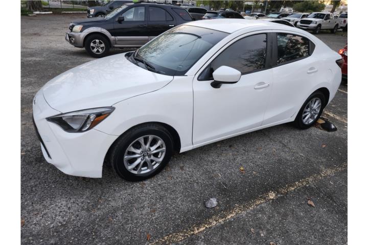 Totota Yaris STD