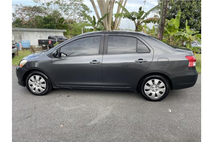 Se vende Toyota yaris 2009