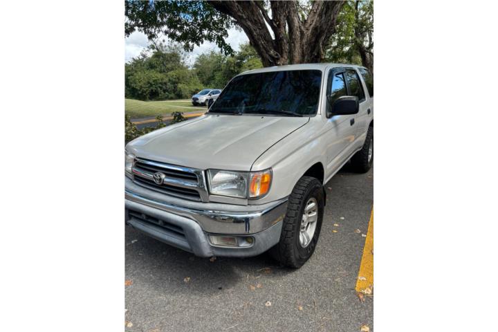 Toyota four runner año 2000 precio 6,500 omo