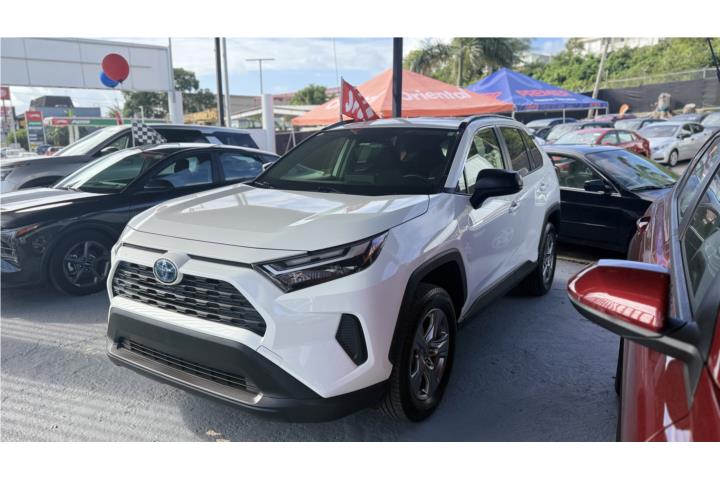 Toyota Rav4 LE Hybrid Blanca