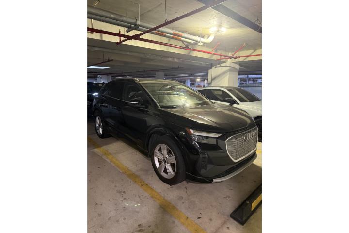AUDI Q4 ETRON 2022 a solo !!!