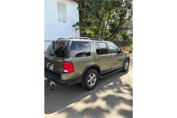 EXPLORER XLT TRES FILAS 2002