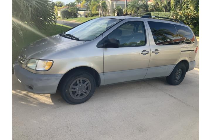 Toyota Sienna CE 2003 único dueño