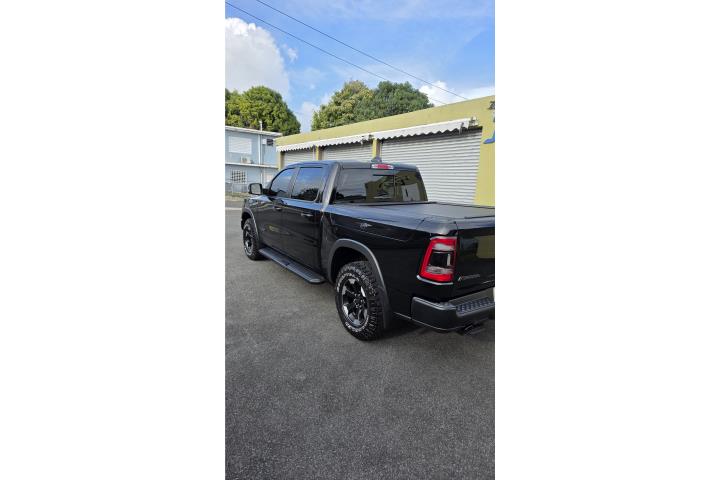 RAM REBEL 2021 ECODISEL 4X4 EXCELENTES CONDIC