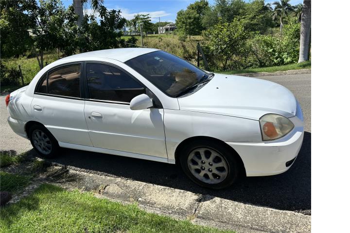 Kia Rio 2003- Automático- A/C