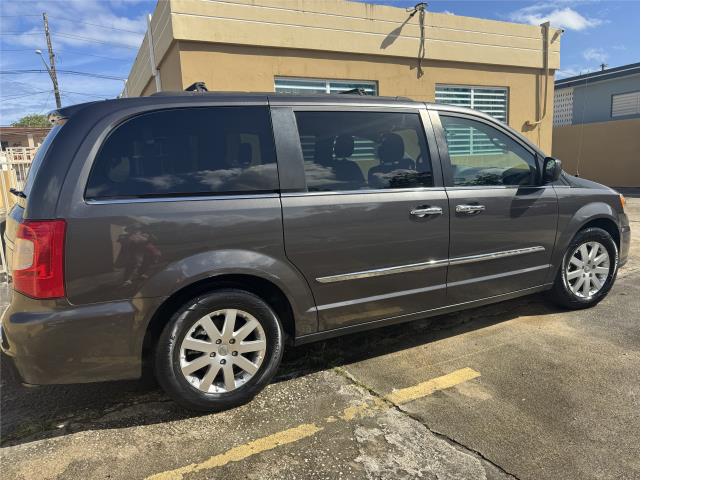 Chrysler Town and Country