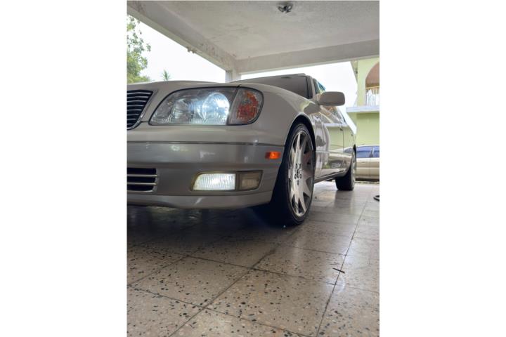 2000 Lexus LS