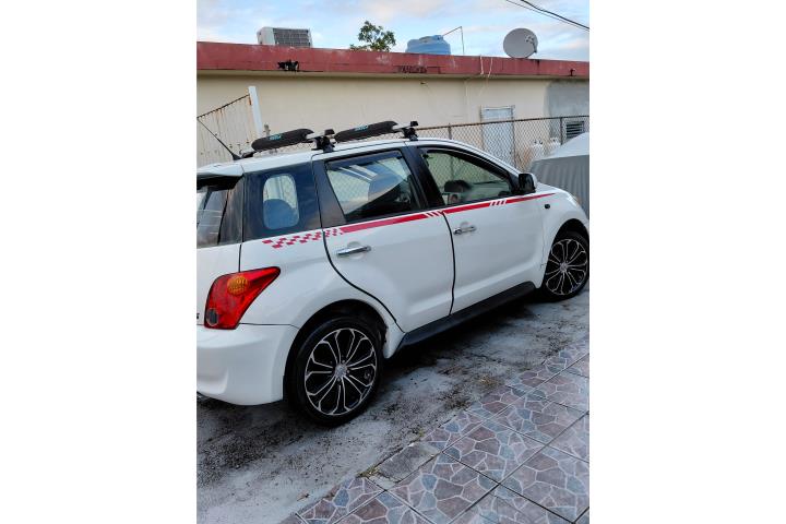 Vendo toyota xa 2005