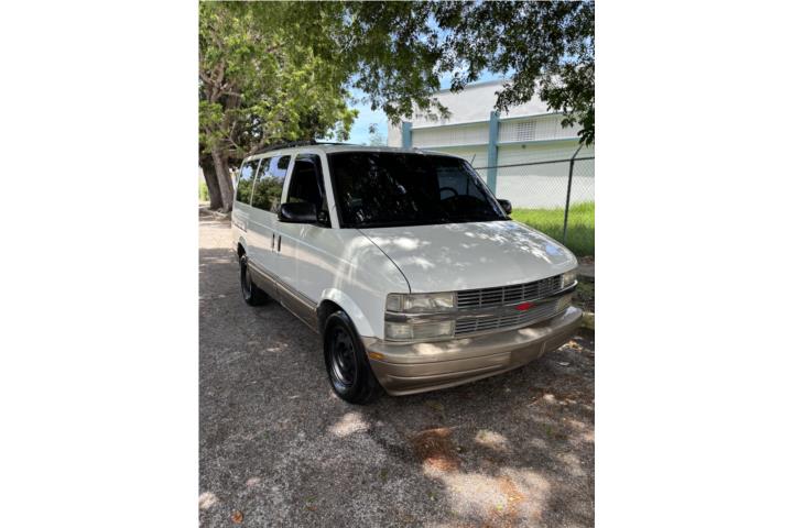 2001 Chevrolet Astro Van