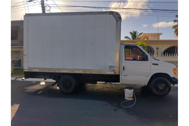 Ford E350 Camion del 2004