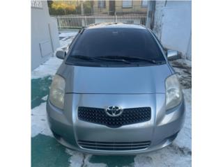 Toyota Puerto Rico Toyota Yaris gris claro