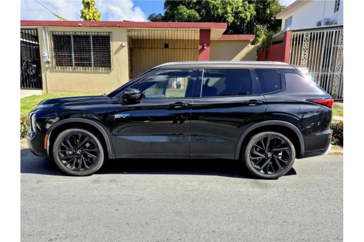 2023 Mitsubishi Outlander PHEV 40th Anniversary