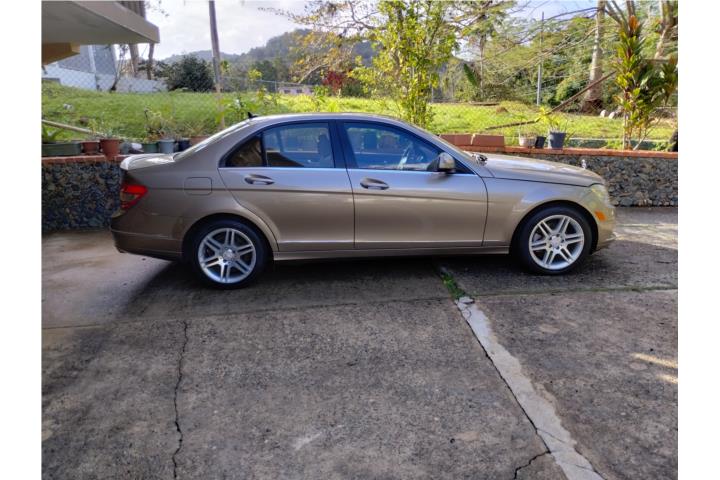 Mercedes-Benz C300