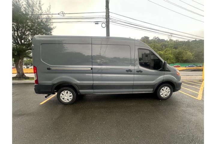 2022 Ford Transit Cargo Van