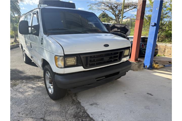1999 Ford E-350 Van