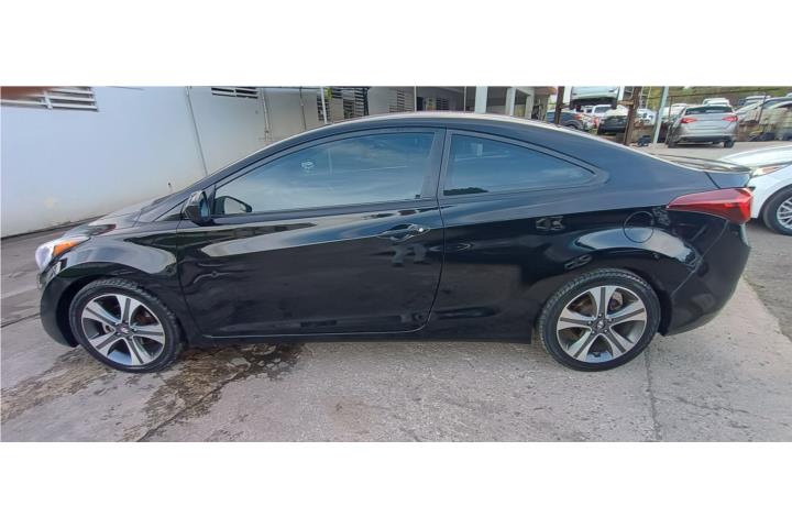 AUTO Hyundai Elantra 2015 Standard Millas 102000 Quebradillas
