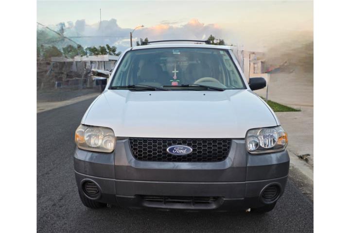 Ford Escape 2005 - POCO MILLAJE!!! COMO NUEVA