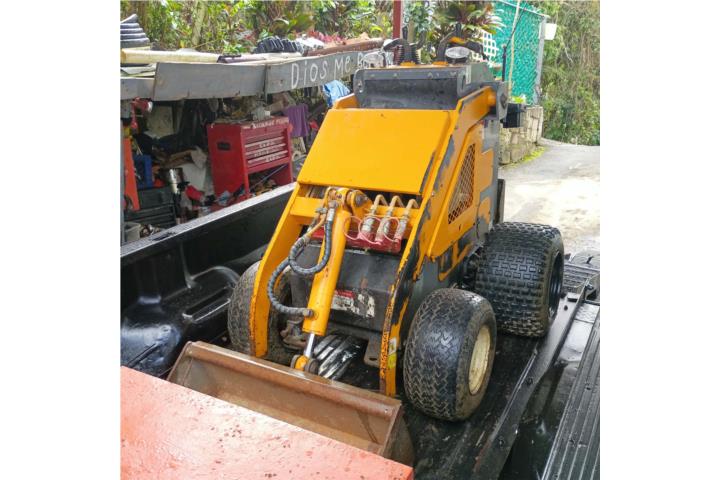 Mini skid steer (bobcat)